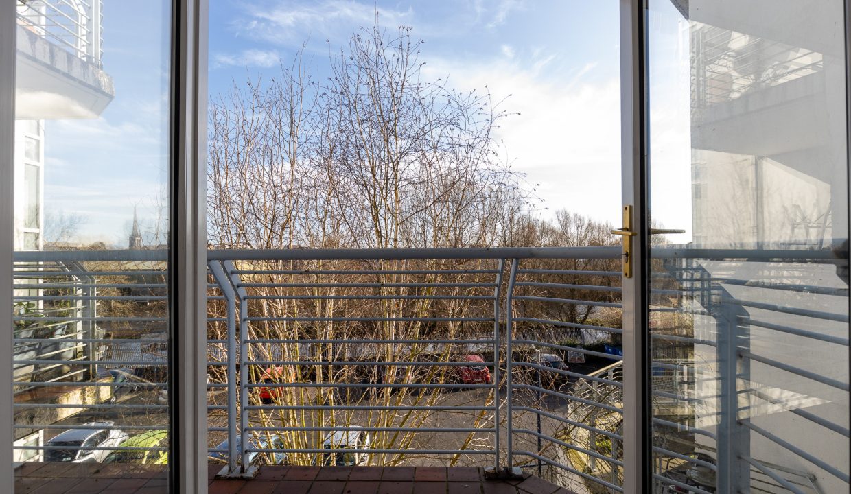 Apt_32_Ferrybank-12