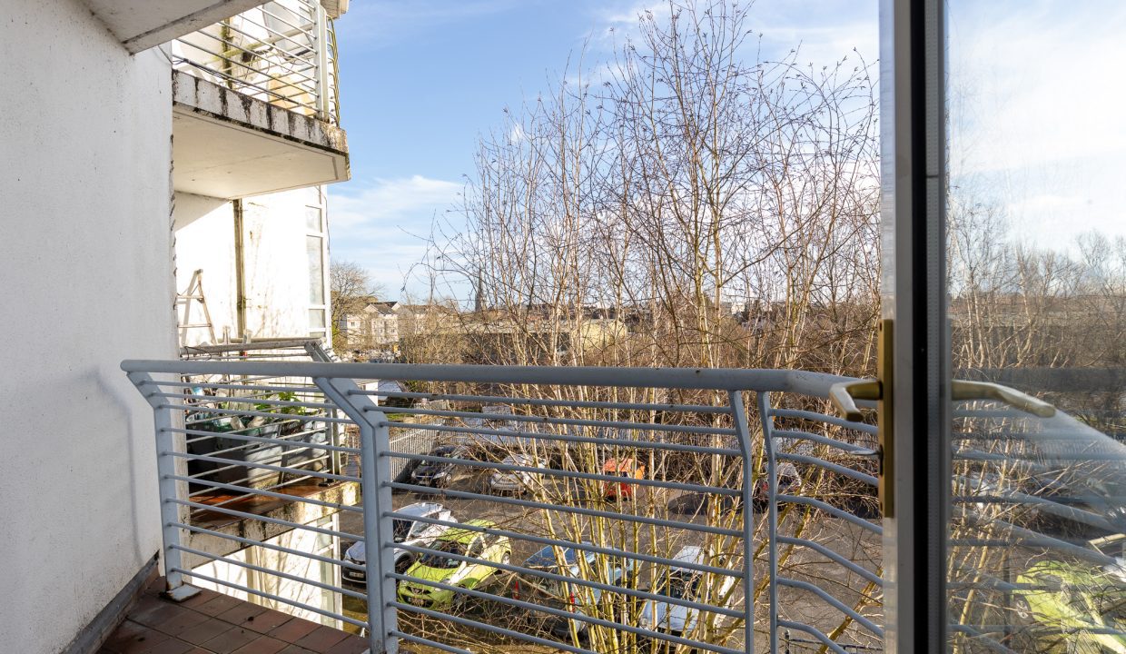 Apt_32_Ferrybank-13