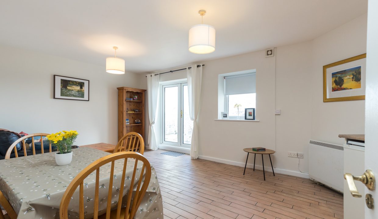 Apt_32_Ferrybank-6
