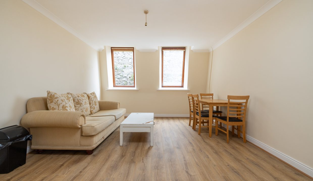 Apt_3_Castle_Hill-2