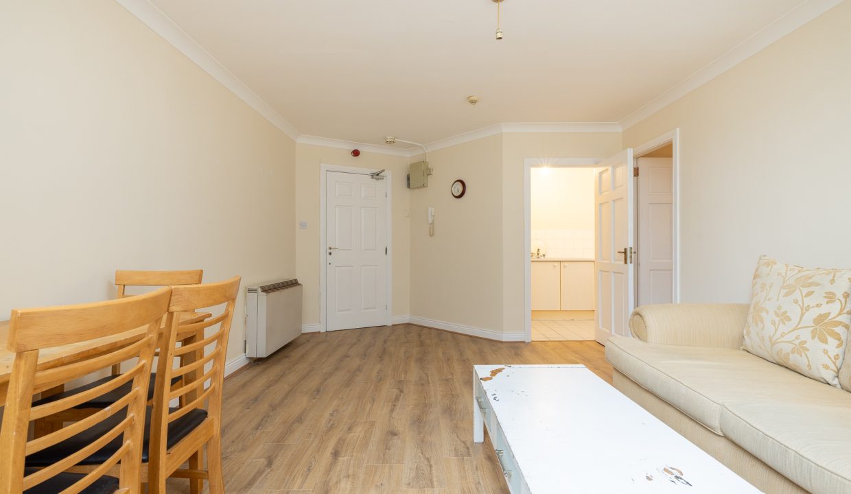Apt_3_Castle_Hill-3