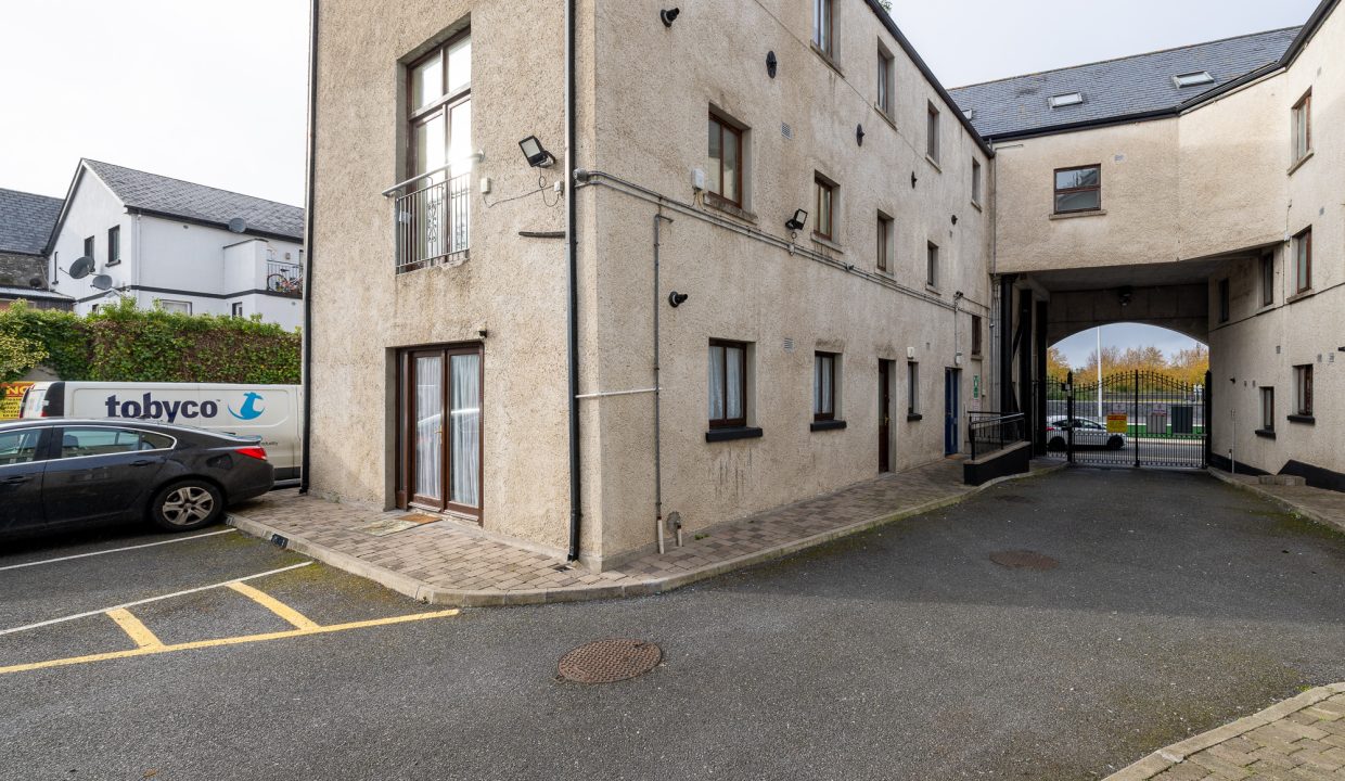 7_Centaur_Court-4